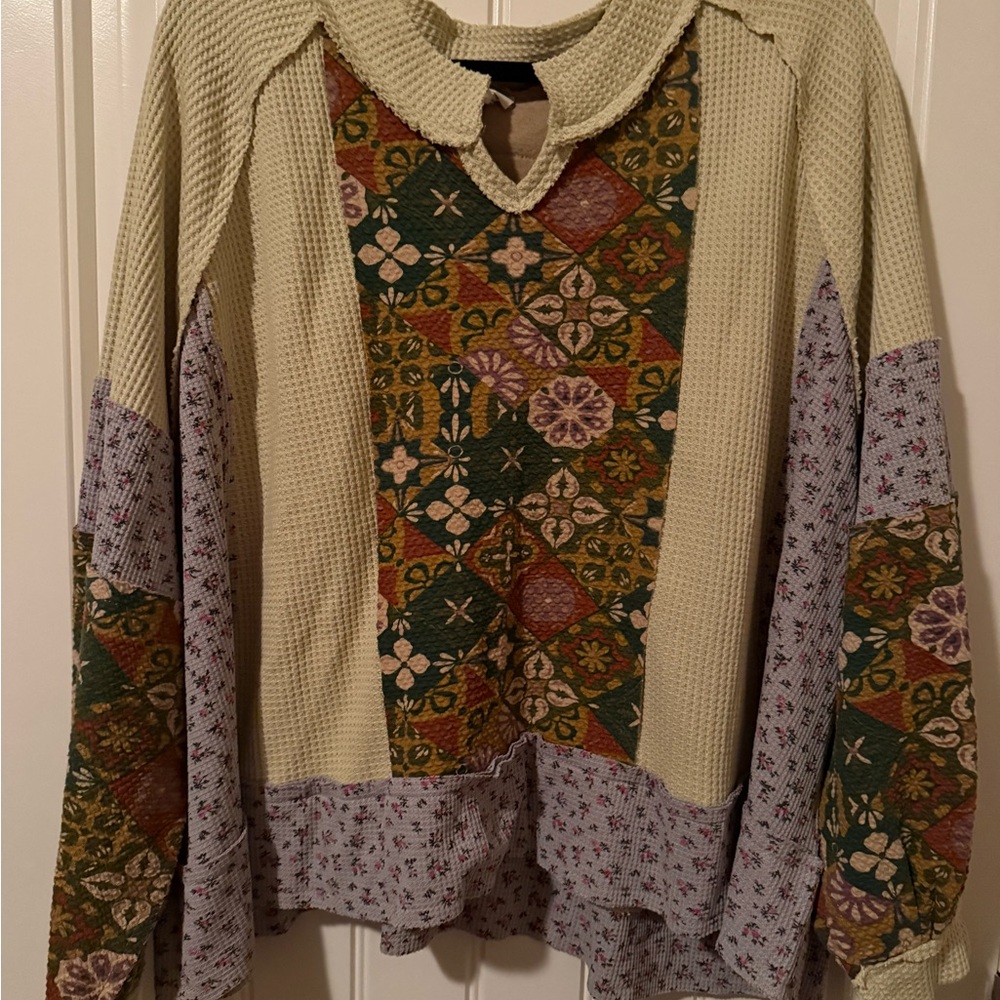 POL Textured Knit Sweater in Cream and Green